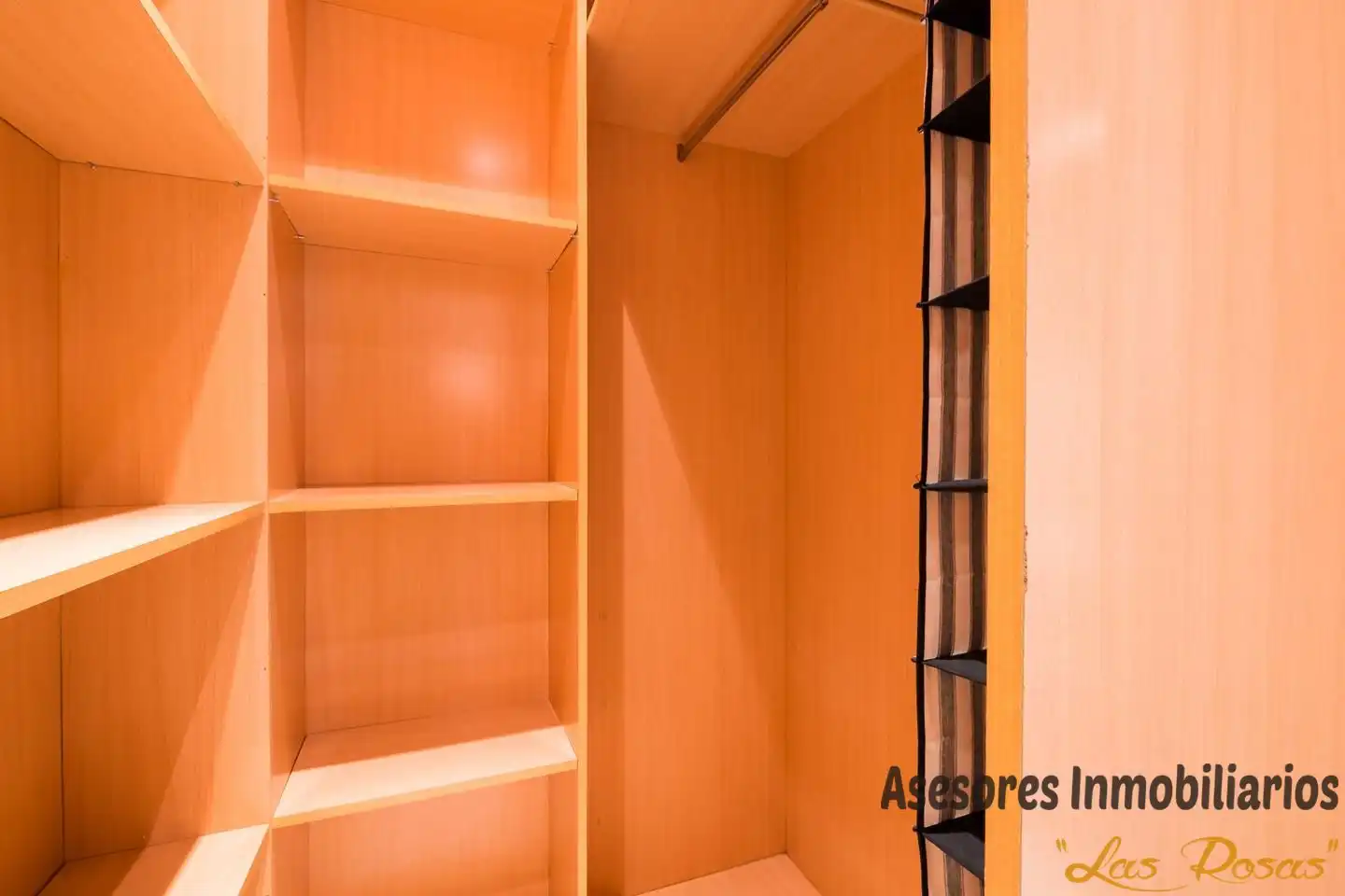 Ground floor for sale in Madrid  with Air Conditioner and Heating