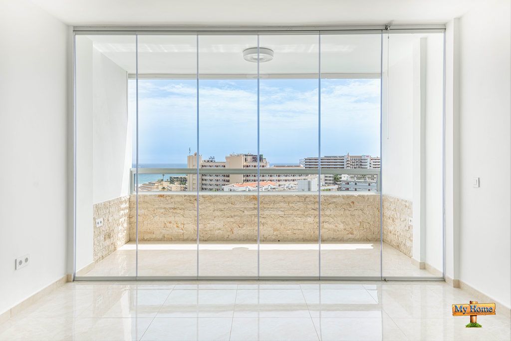 Apartament en venda en San Bartolomé de Tirajana amb Forn, Rentadora i Balcó