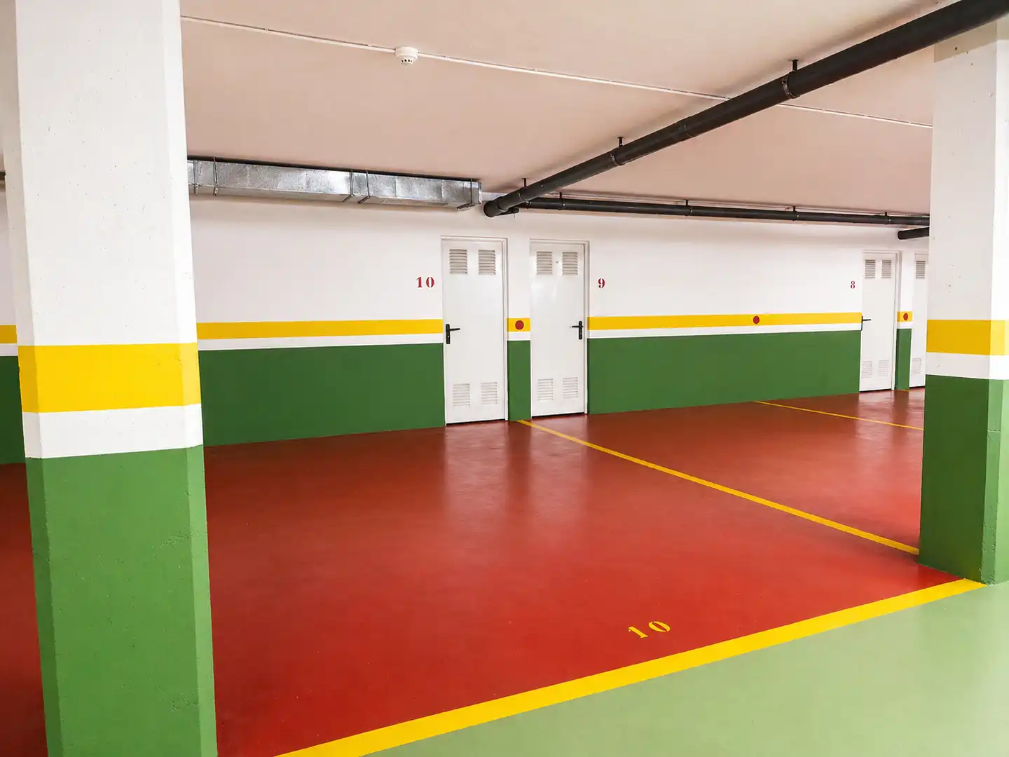 Parkplatz von Wohnungen zum Verkauf in Sanxenxo mit Klimaanlage, Heizung und Parkett