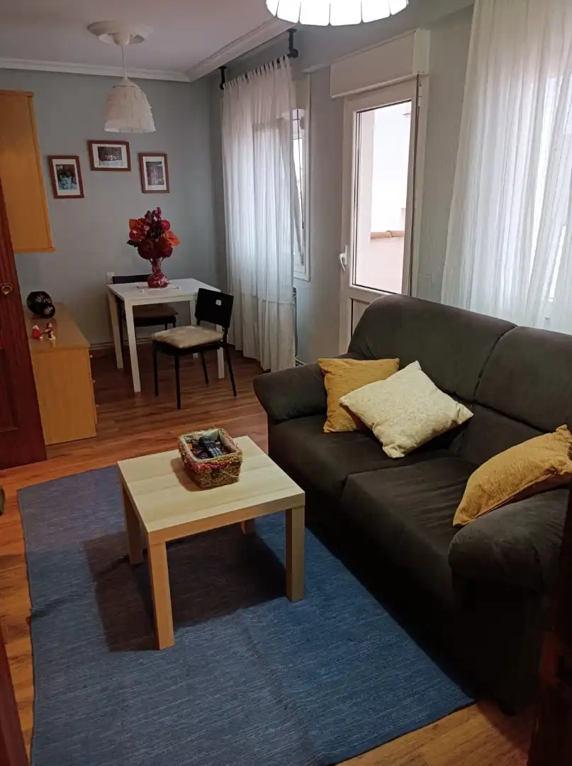 Living room of Flat for rent in Oviedo   with Heating, Furnished and Oven