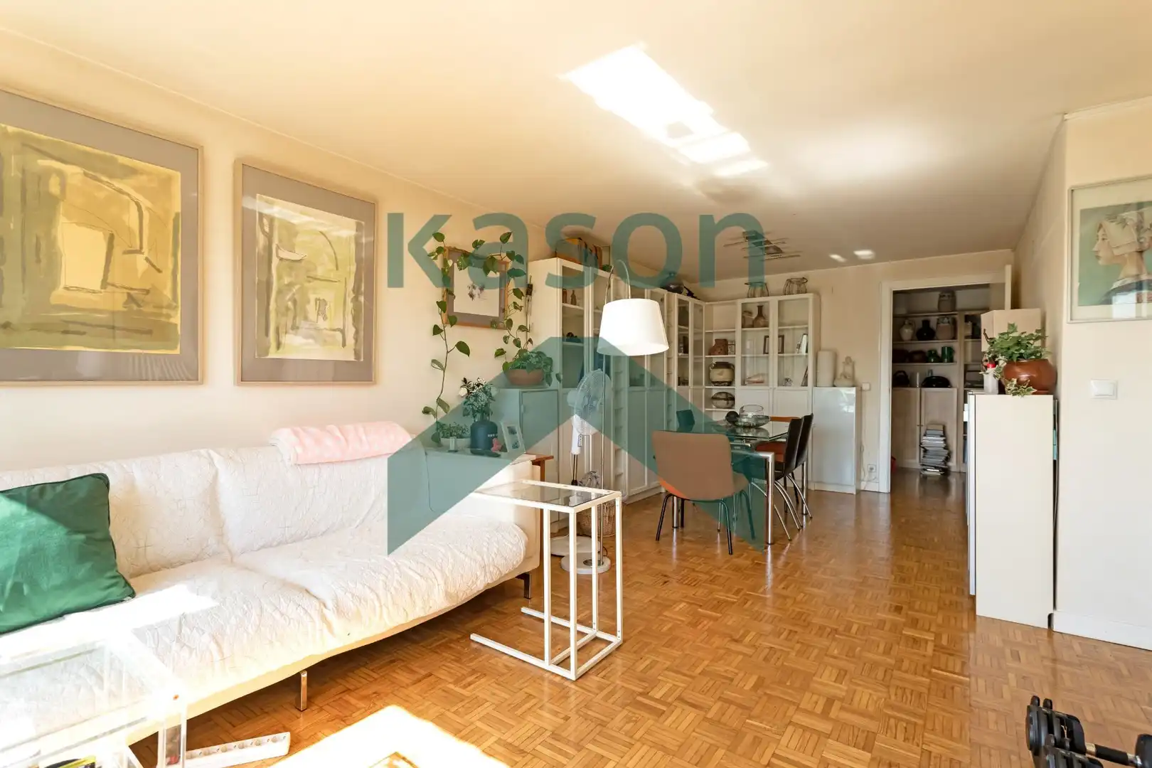Sala d'estar de Apartament en venda en Madrid amb Aire condicionat, Calefacció i Traster
