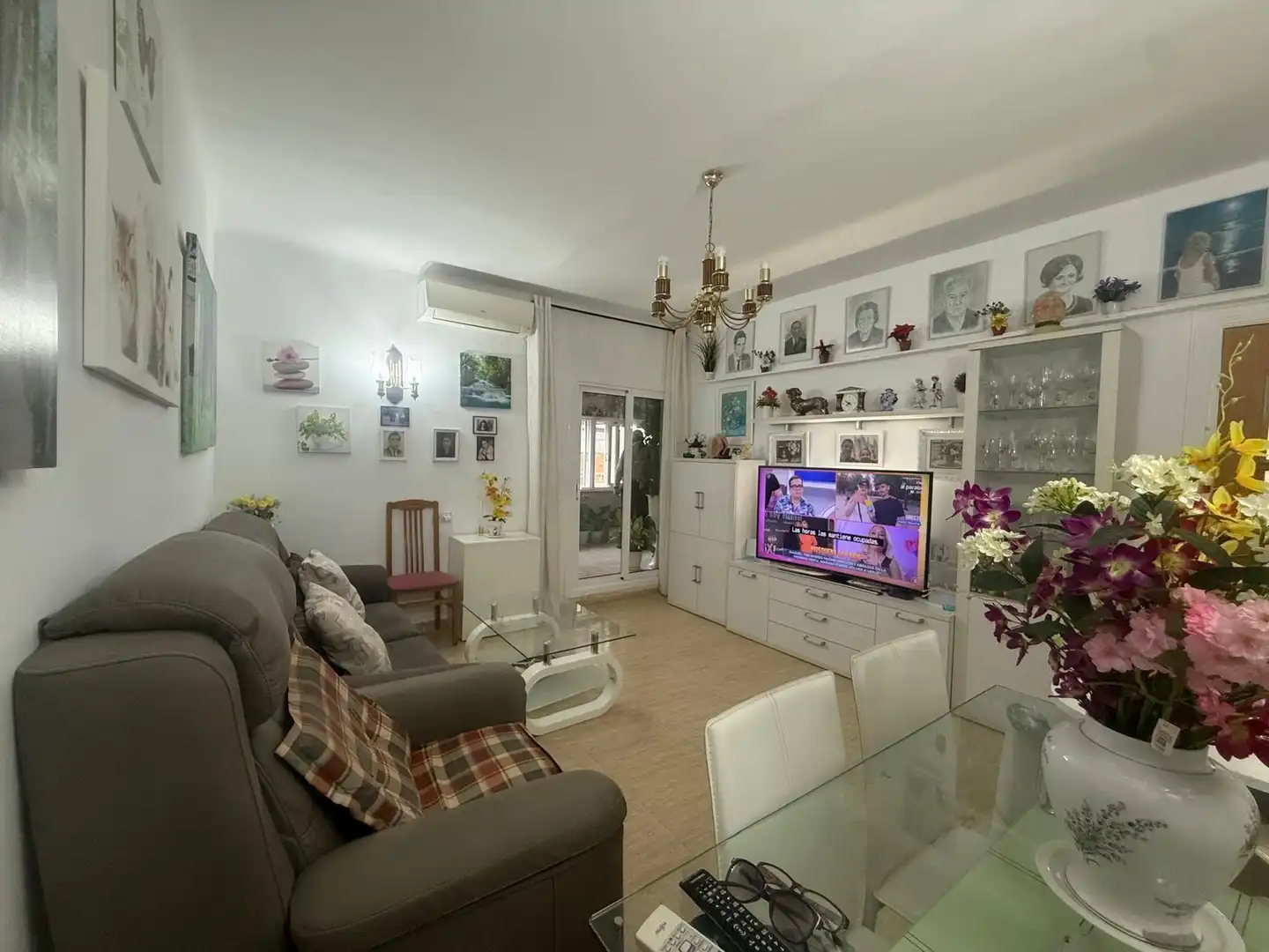 Living room of Flat for sale in Esplugues de Llobregat