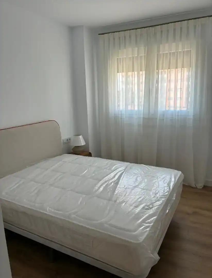 Schlafzimmer von Wohnung zur Miete in Dos Hermanas mit Schwimmbad und Balkon