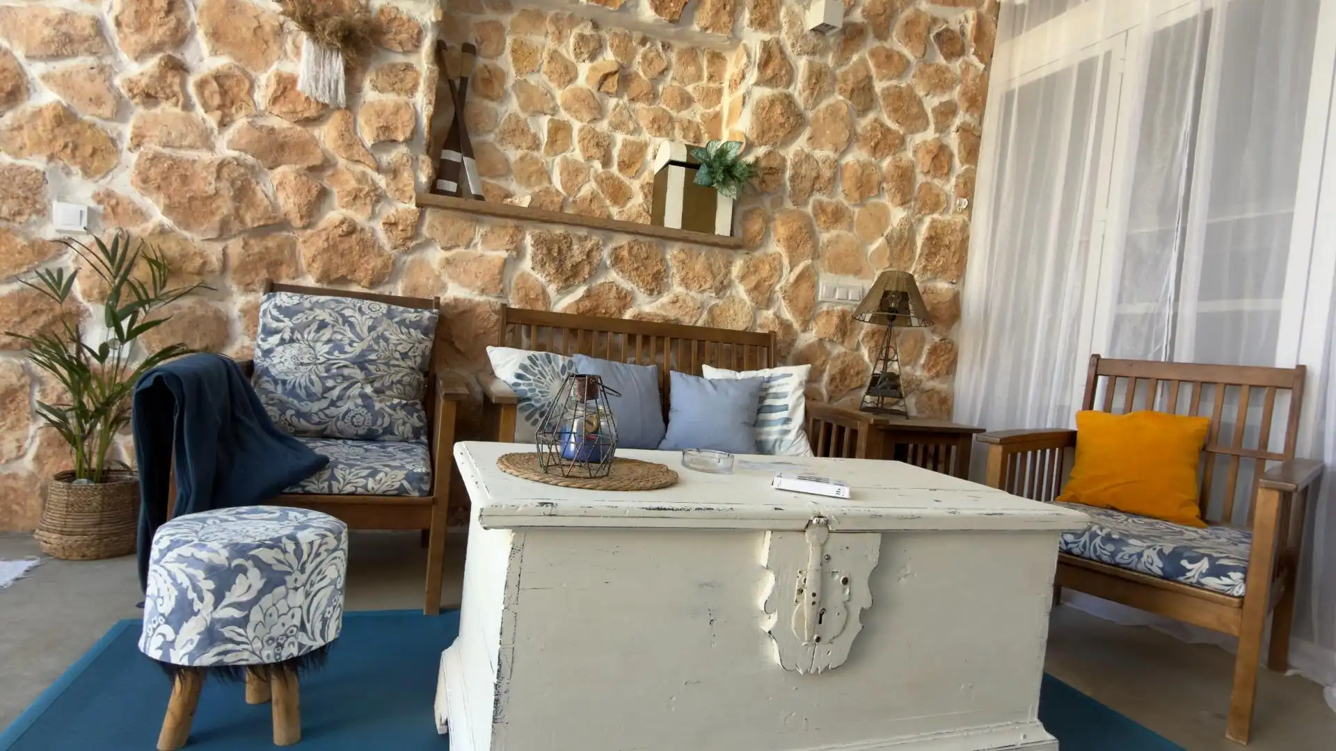 Sala d'estar de Casa o xalet en venda en Almodóvar del Río amb Aire condicionat, Calefacció i Terrassa
