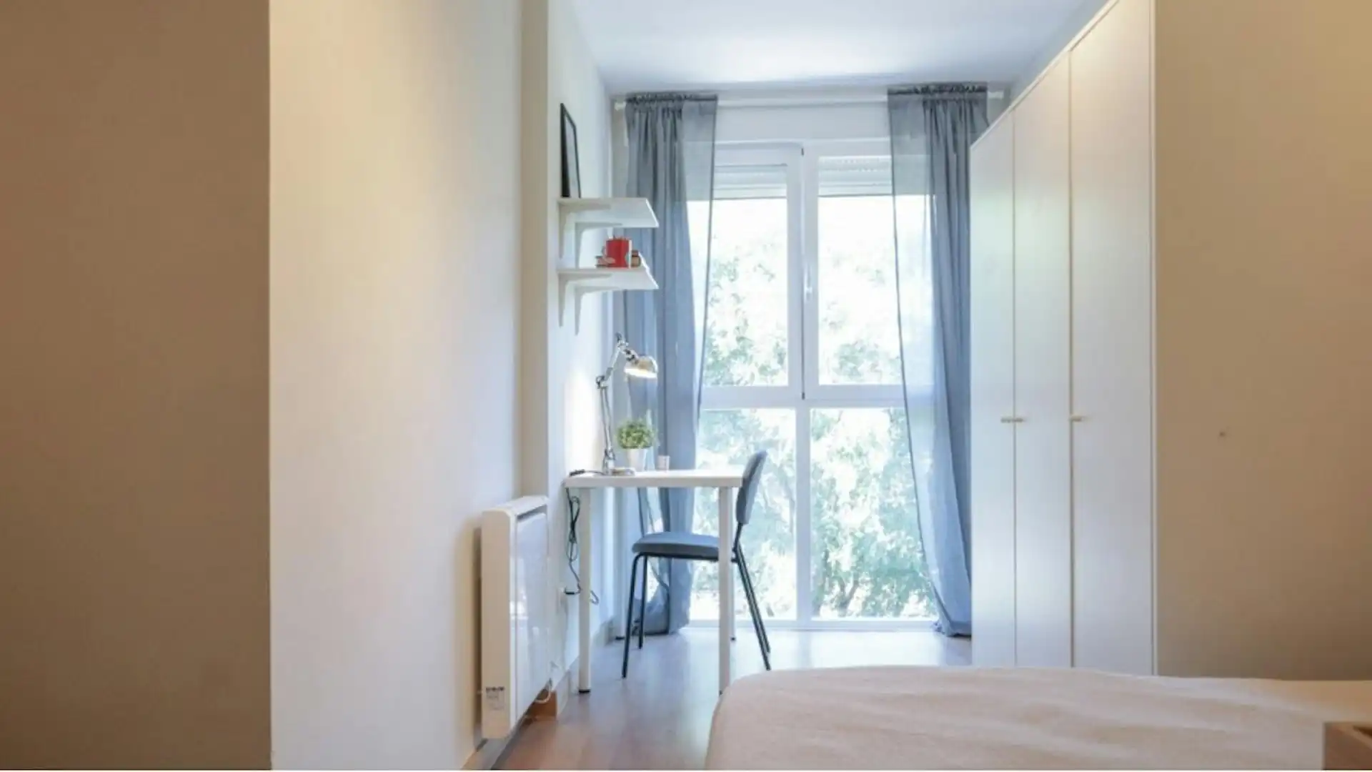 Bedroom of Flat for rent in Madrid  with Heating, Furnished and Washing machine