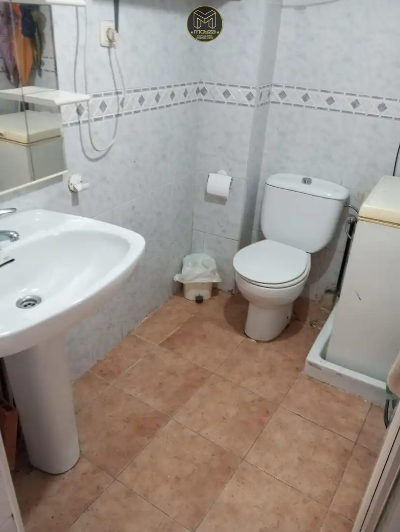Bany de Casa o xalet en venda en Jaén amb Terrassa, Traster i Balcó