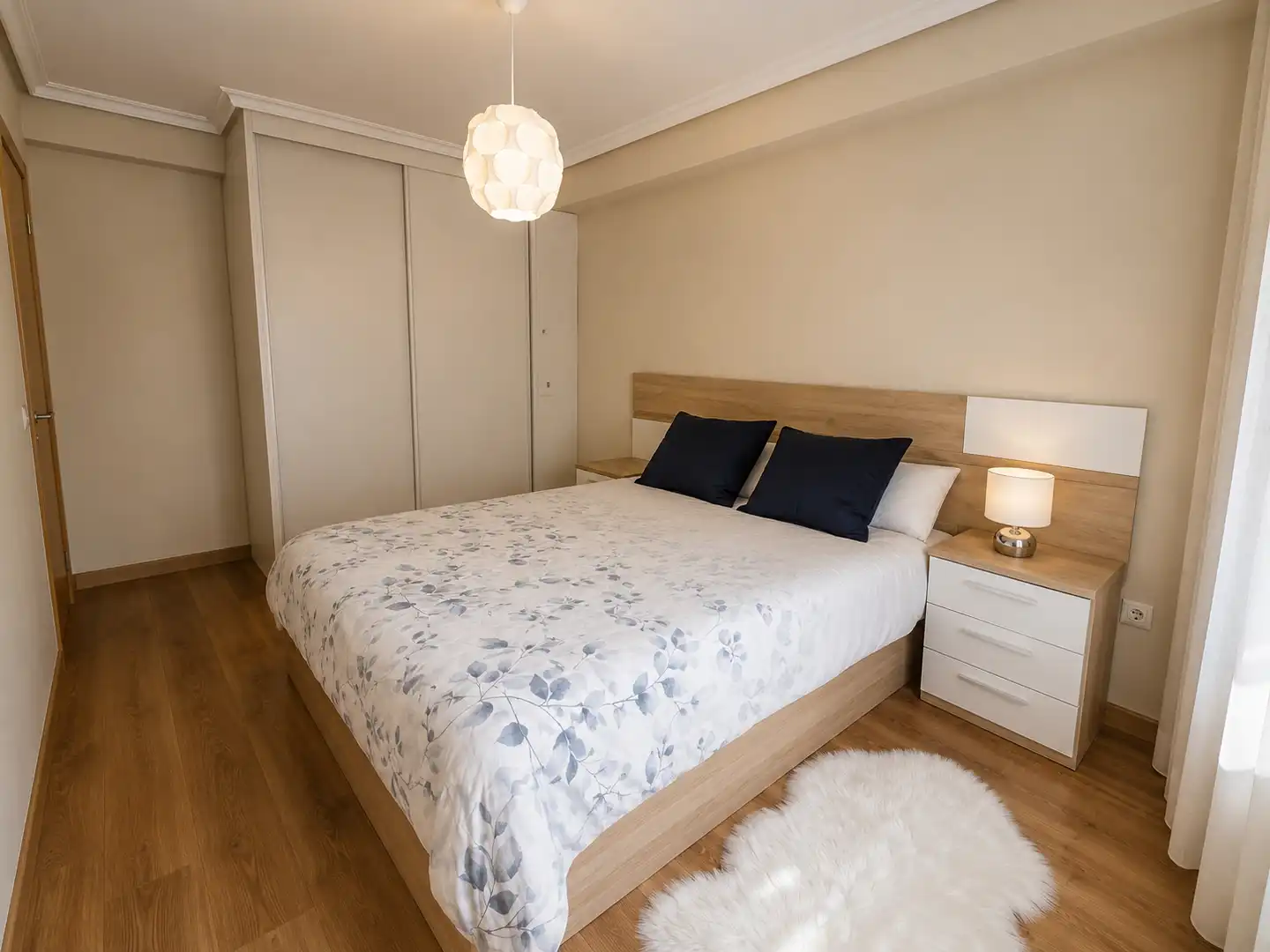 Bedroom of Flat for rent in Santander  with Heating, Furnished and Oven