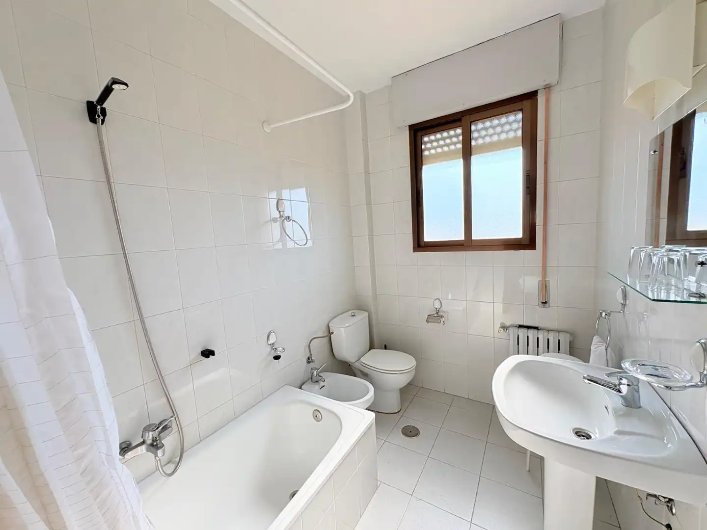 Badezimmer von Gebäude zum Verkauf in Carracedelo