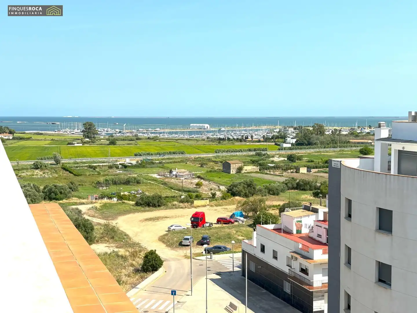 Vista exterior de Dúplex en venda en La Ràpita amb Aire condicionat, Terrassa i Piscina