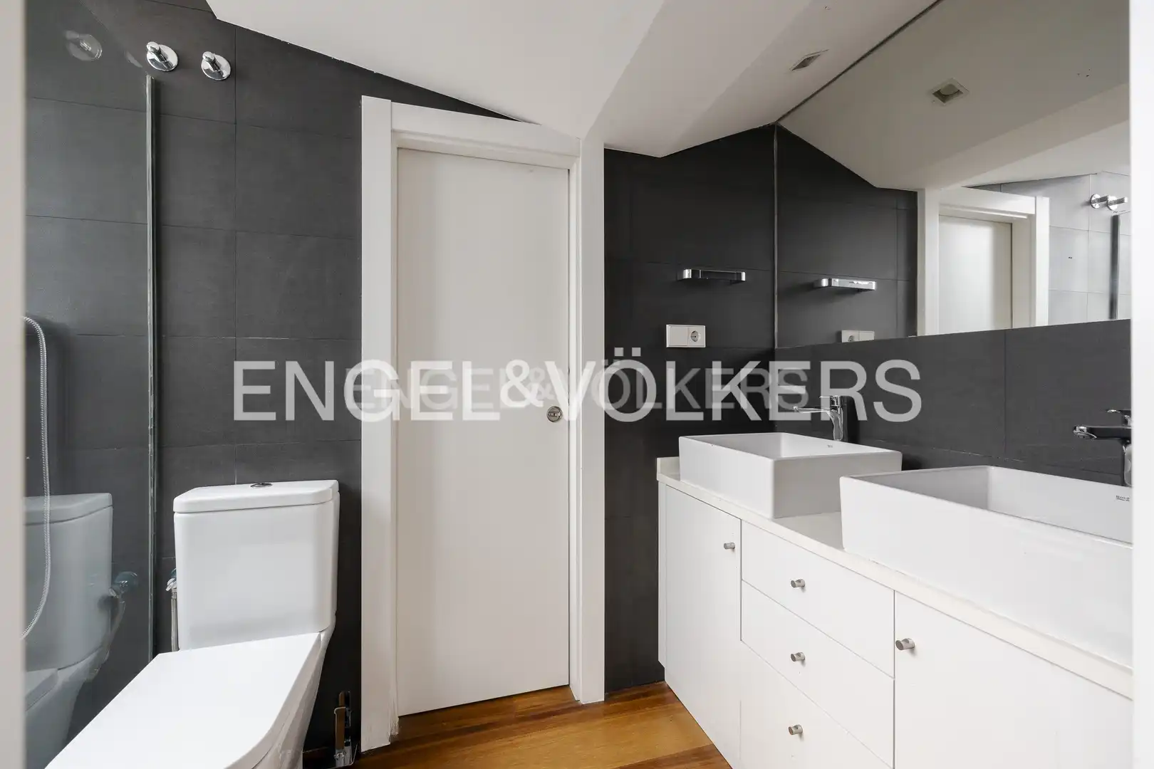 Bathroom of Houses for sale in Madrid  with Air Conditioner, Heating and Terrace