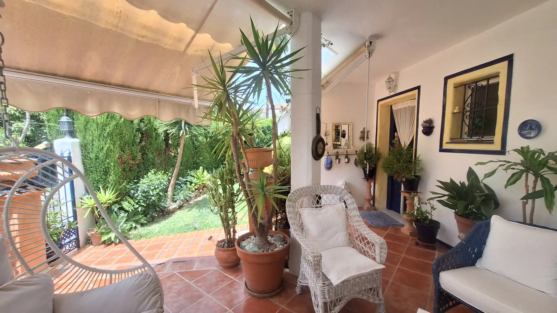 Garden of Detached homes for sale in Estepona  with Air Conditioner, Terrace and Swimming Pool