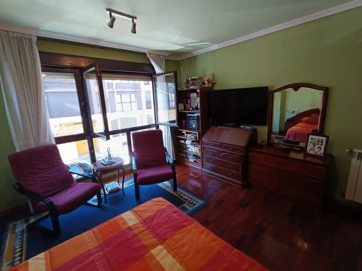 Schlafzimmer von Wohnung zum Verkauf in Llanes mit Heizung, Terrasse und Abstellraum