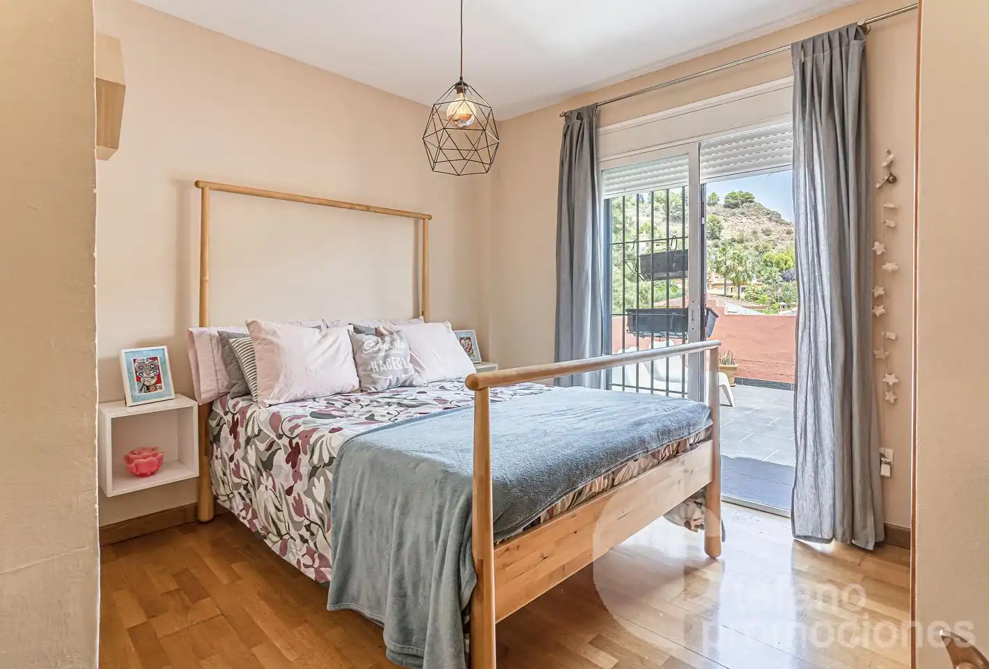 Habitación de Casa o chalet en venta en Málaga con Aire acondicionado, Jardín privado y Terraza