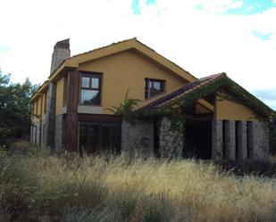 Vista exterior de Casa o xalet en venda en Navas de Riofrío