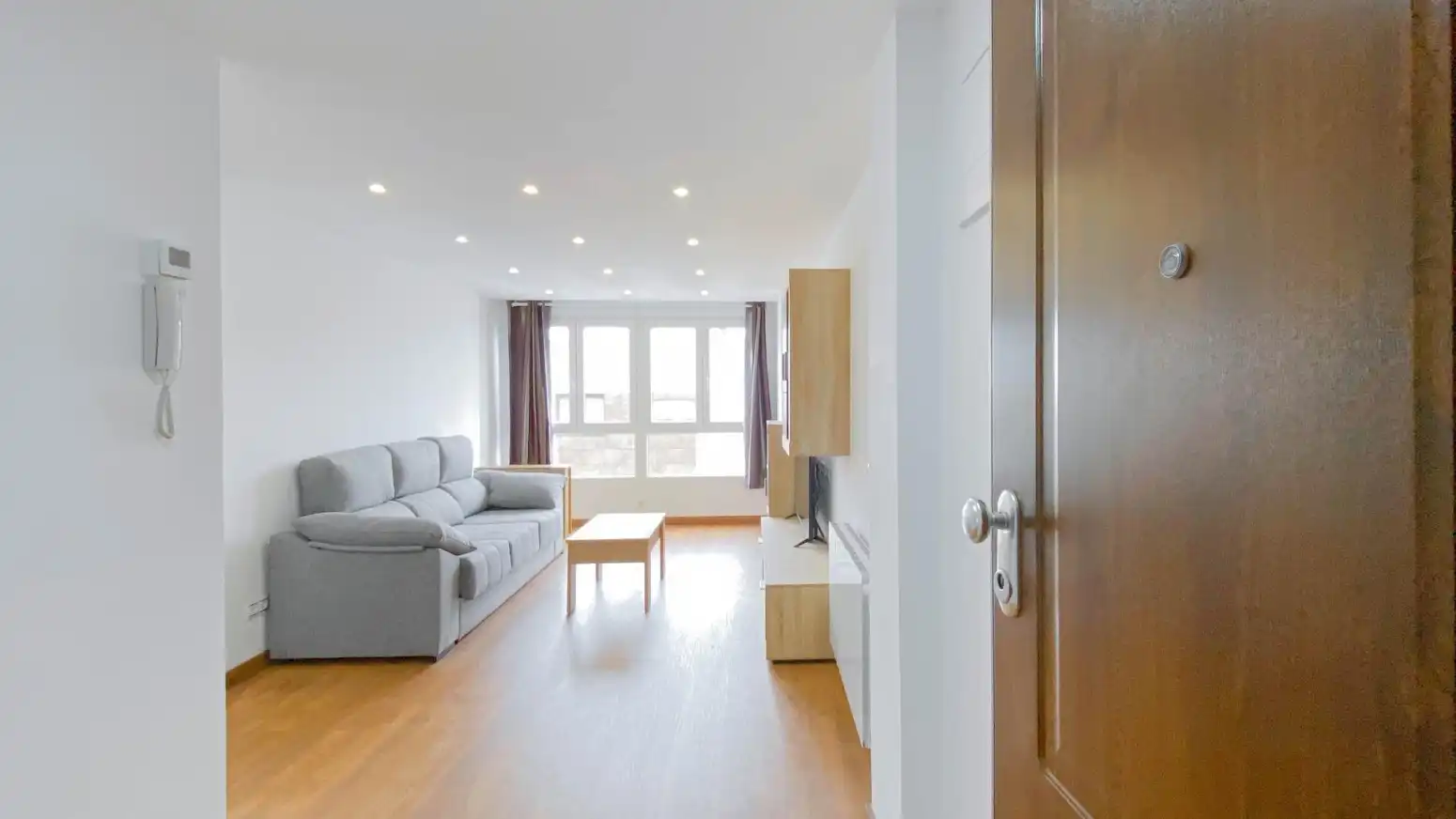 Appartement avec terrasse à louer à Castilla - Hermida, imagen 2