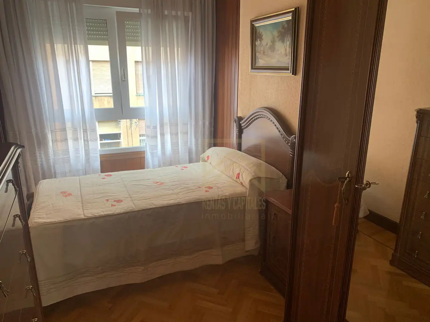 Bedroom of Flat for rent in Camargo  with Heating, Parquet flooring and Furnished