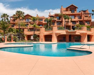 Swimming pool of Flat to rent in Estepona  with Air Conditioner and Terrace