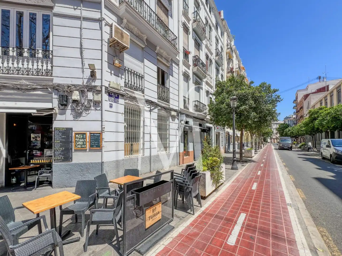 Vista exterior de Local de alquiler en Valencia