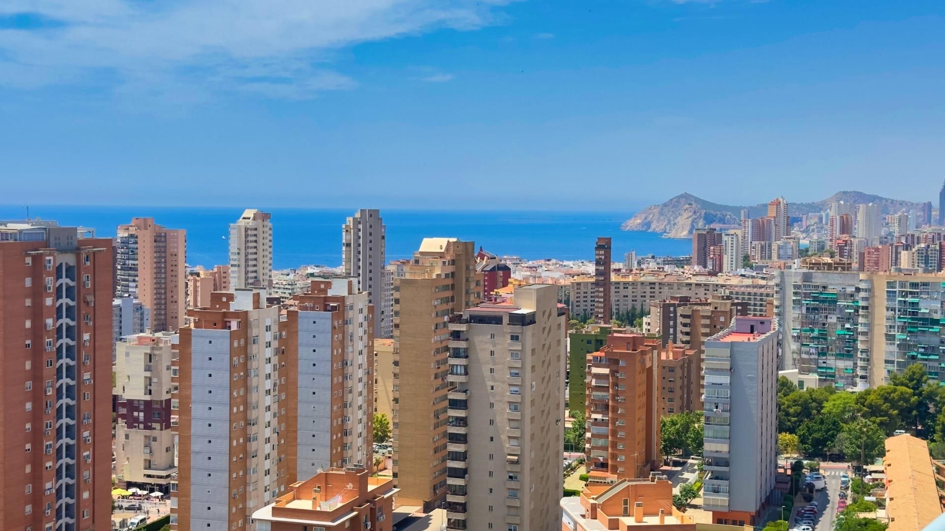 Vista exterior de Pis en venda en Benidorm amb Aire condicionat i Piscina comunitària