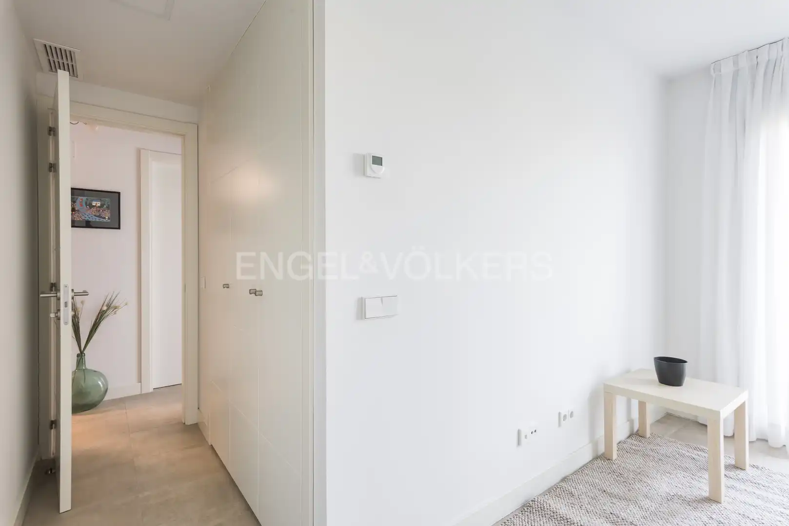 Schlafzimmer von Dachboden zur Miete in Madrid mit Klimaanlage, Heizung und Terrasse