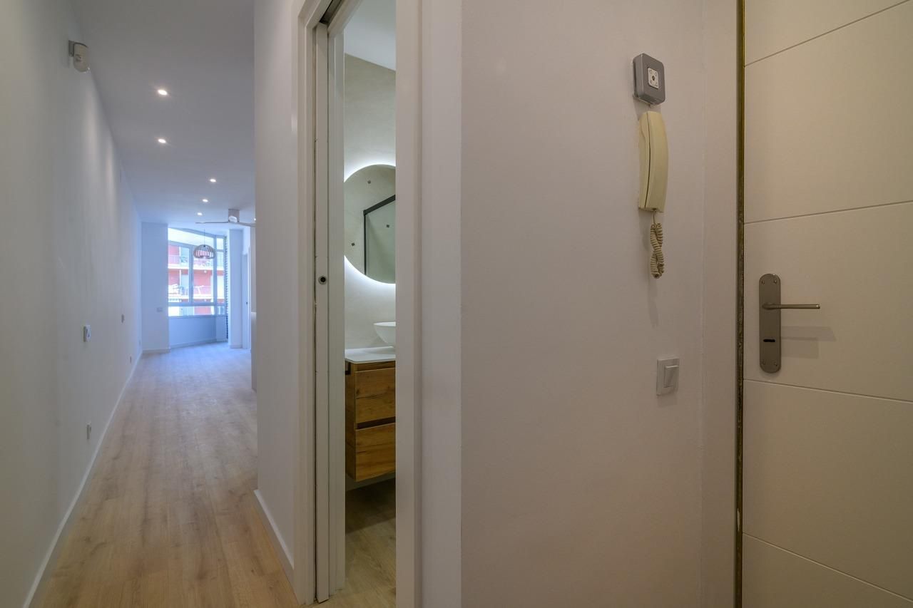 Flat for sale in GUINARDO, 24, El Baix Guinardó, Horta - Guinardó