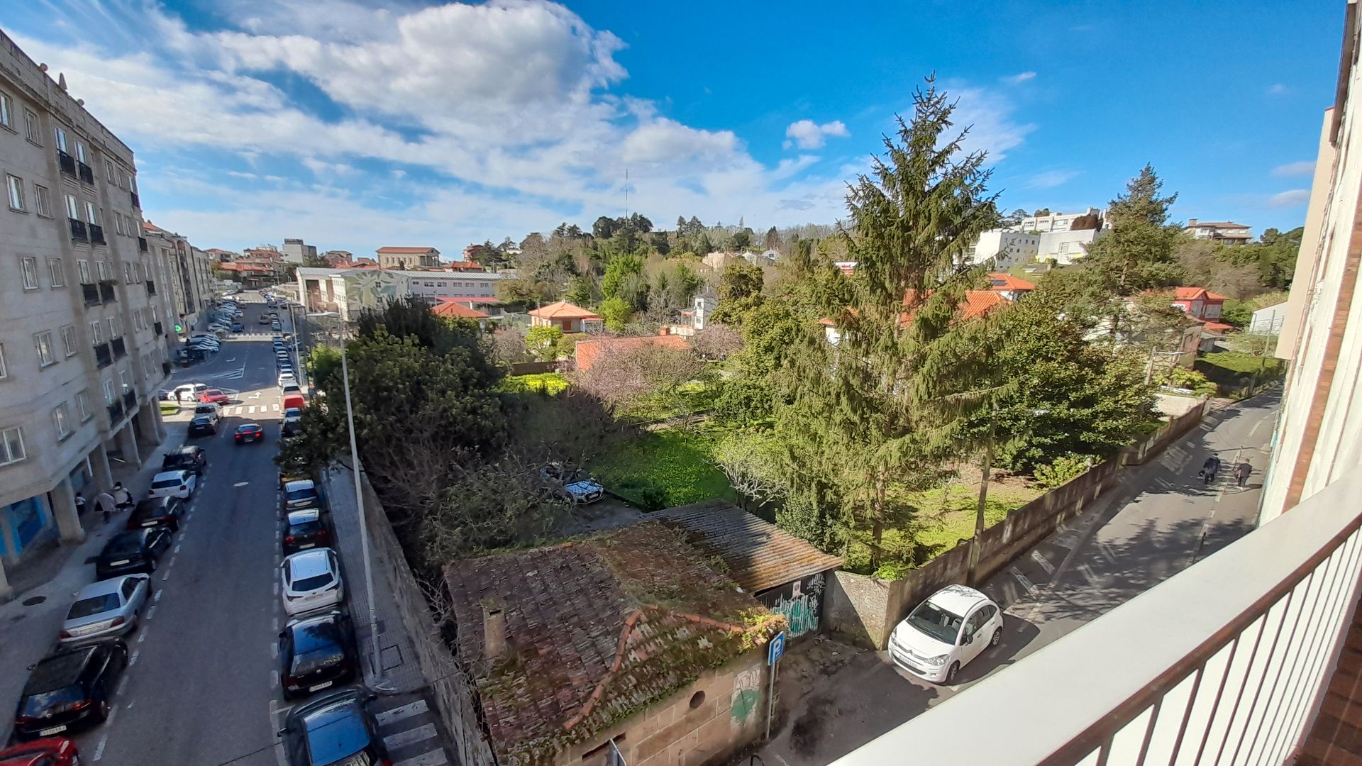 Vista exterior de Piso en venta en Vigo  con Calefacción, Parquet y Trastero