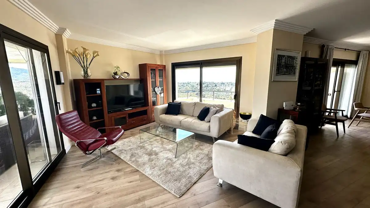 Wohnzimmer von Dachboden zum Verkauf in Marbella mit Klimaanlage, Möbliert und Internet