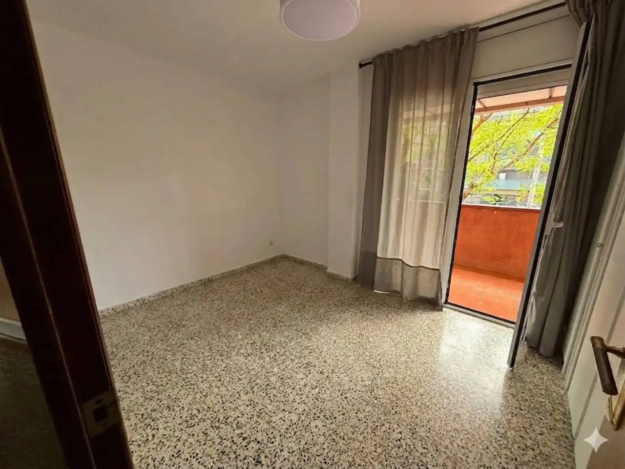 Schlafzimmer von Wohnung zum Verkauf in Cornellà de Llobregat mit Balkon