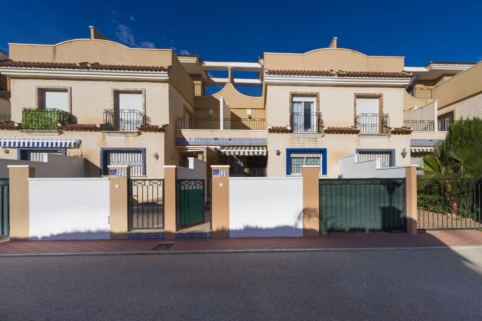 Casa amb terrassa en venda a Avenida de Europa, imagen 3