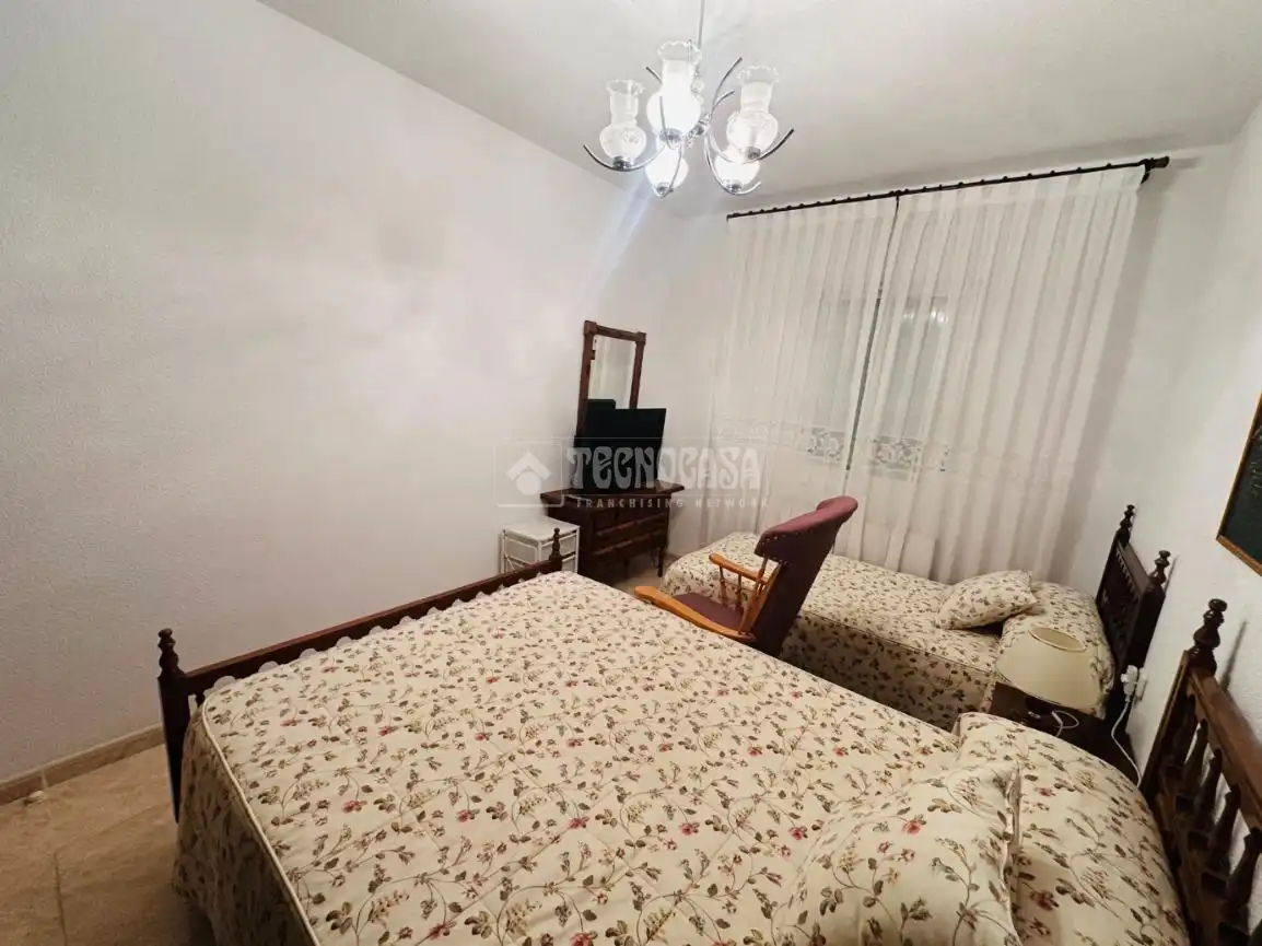 Habitación de Casa o chalet en venta en Escalona con Calefacción, Piscina y Amueblado