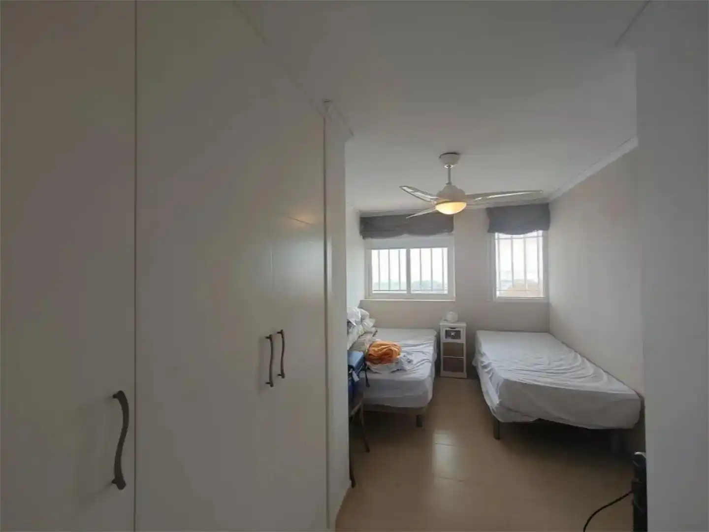 Schlafzimmer von Wohnung zur Miete in  Valencia Capital mit Klimaanlage und Balkon