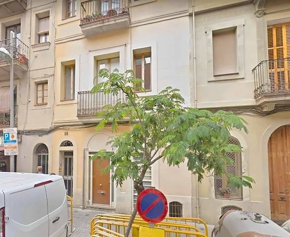 Piso en Venta en C/ Poeta Cabanyes  en El Poble Sec - Parc de Montjuïc