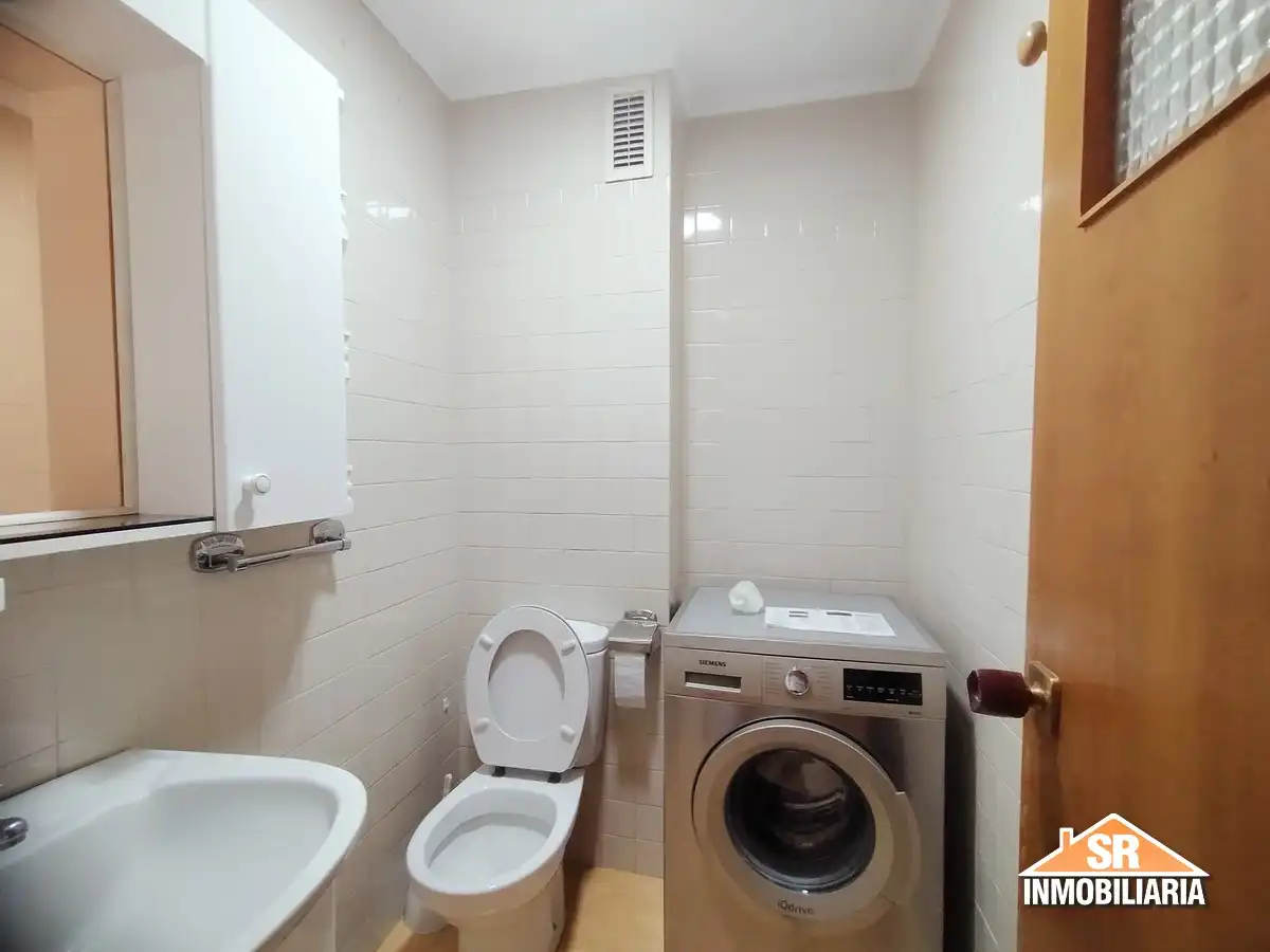 Bathroom of Flat for rent in A Coruña Capital   with Heating, Parquet flooring and Furnished