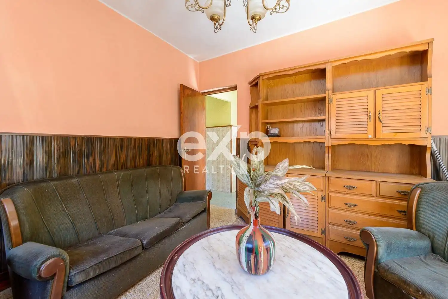 Sala d'estar de Casa o xalet en venda en Lena amb Traster i Moblat