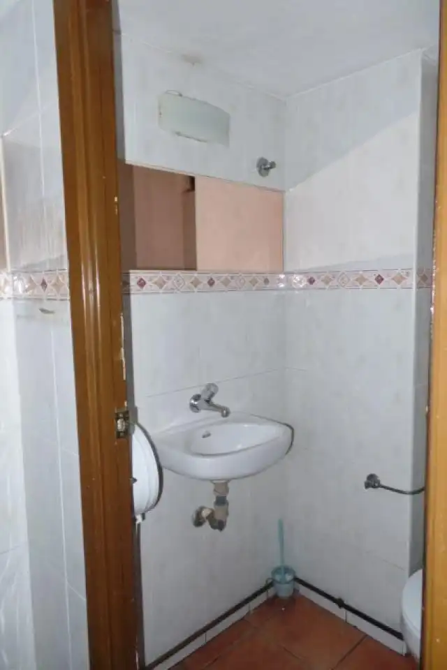 Local comercial en venda a Calle Veinticuatro De Abril 21 24004 Leon, imagen 7