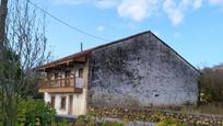 Vista exterior de Casa o xalet en venda en Saro amb Balcó