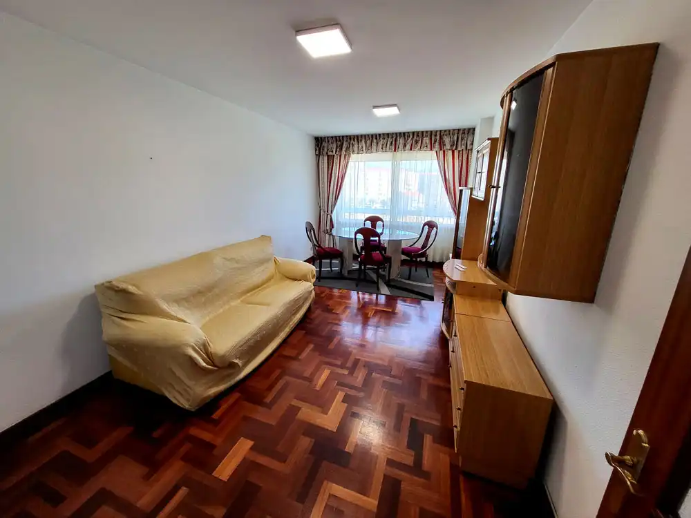 Living room of Flat for rent in Vigo   with Heating, Parquet flooring and Storage room