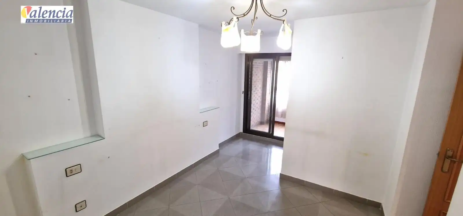 Flat for sale in Valencia  with Balcony