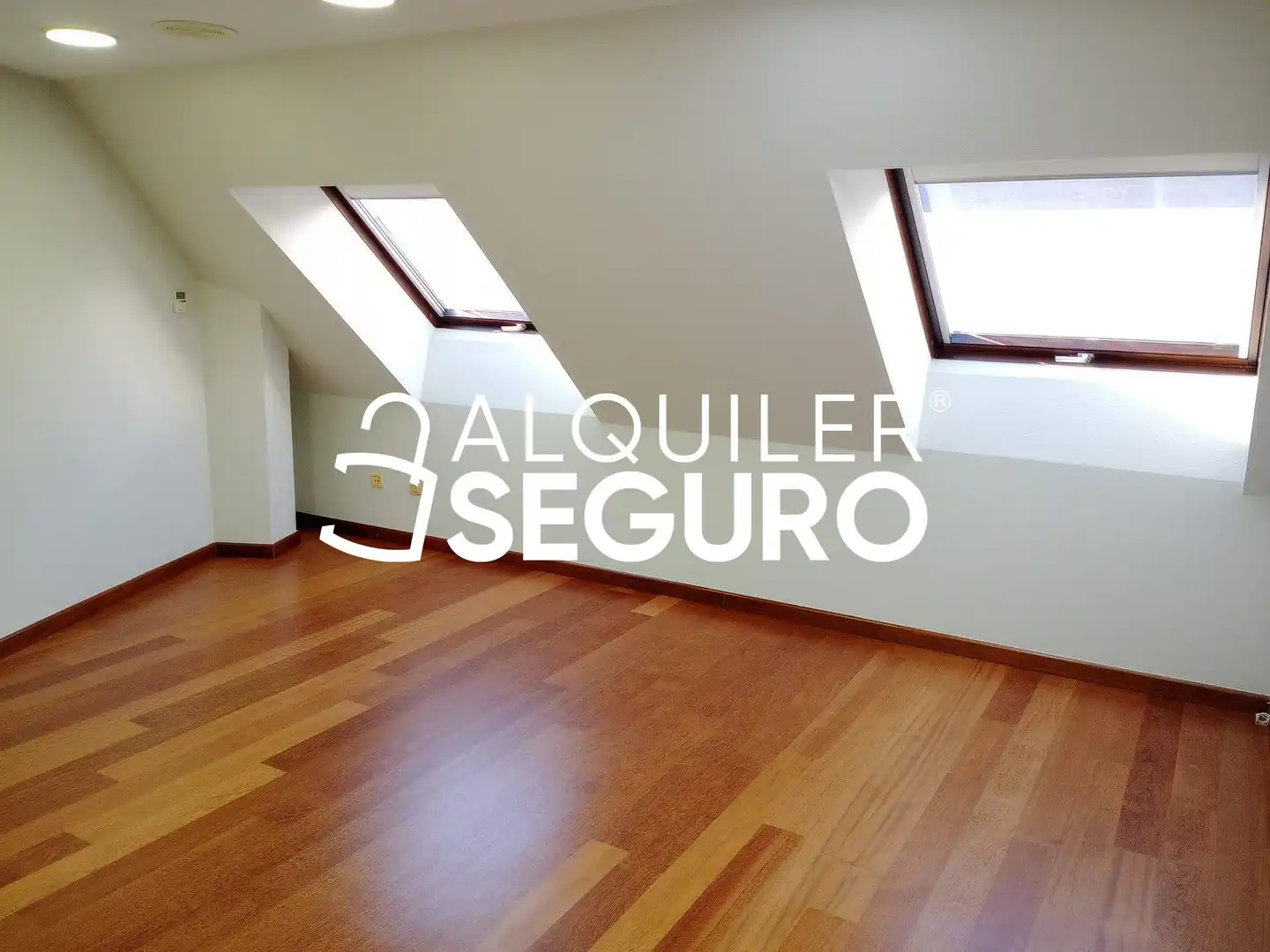 Bedroom of Flat for rent in Valladolid  with Air Conditioner and Heating