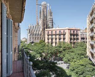 Vista exterior de Pis de lloguer en  Barcelona Capital amb Aire condicionat i Balcó