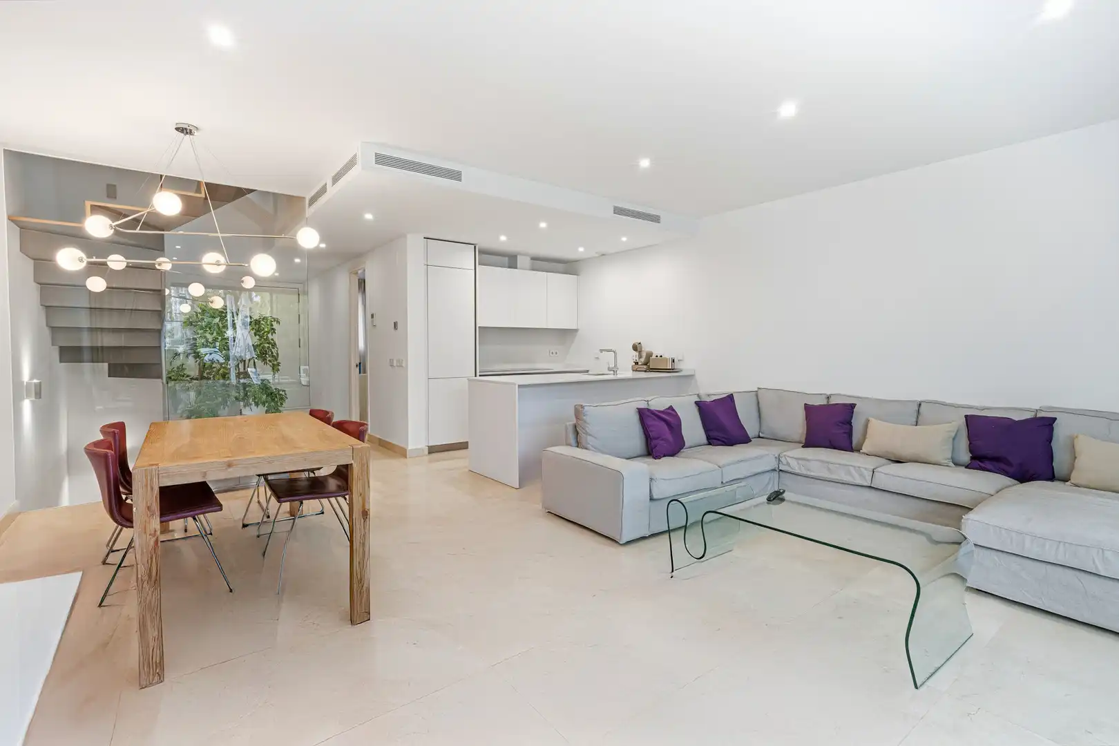 Sala de estar de Casa adosada en venta en Mijas con Aire acondicionado, Jardín privado y Terraza