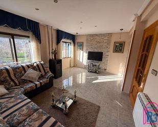 Sala d'estar de Pis en venda en La Vecilla amb Calefacció i Moblat