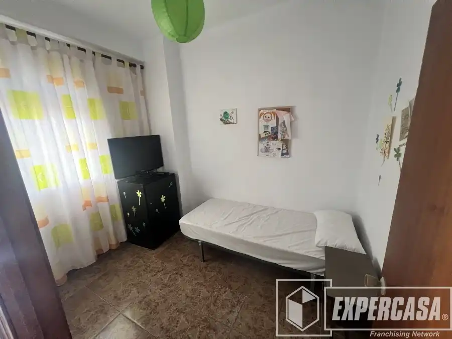 Dormitori de Casa o xalet en venda en Torrent amb Terrassa i Piscina