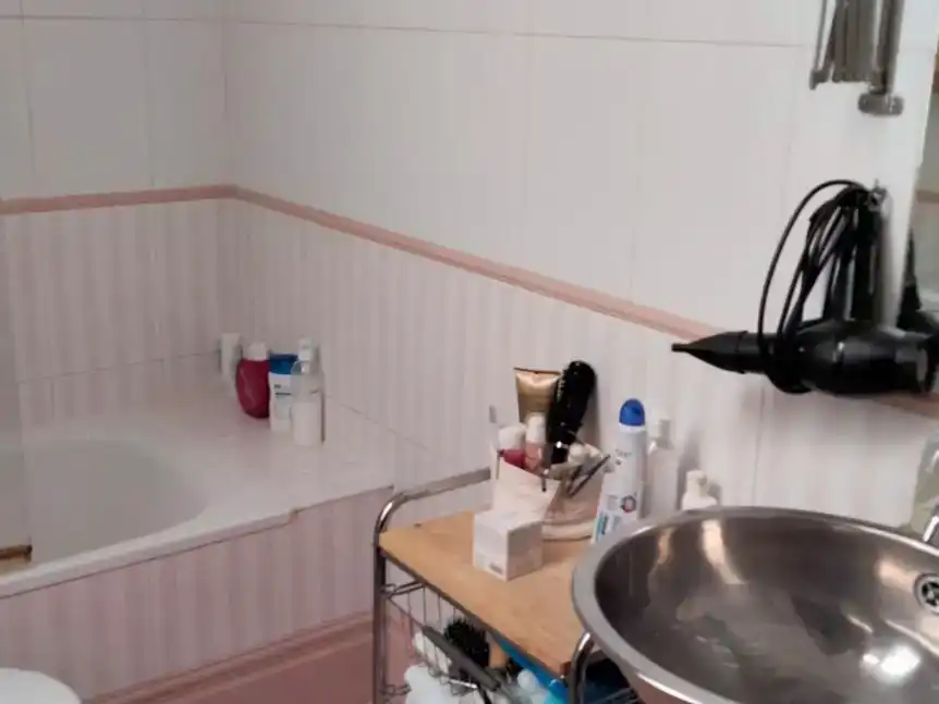 Badezimmer von Wohnung zur Miete in  Pamplona / Iruña mit Balkon