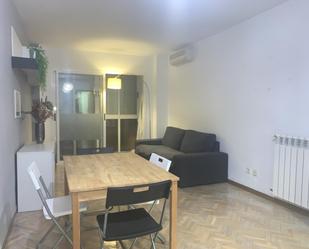 Living room of Flat to rent in  Madrid Capital  with Air Conditioner, Heating and Parquet flooring