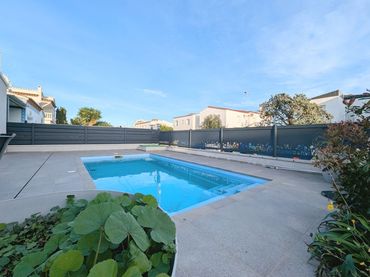Casa con piscina in vendita a carrer badia