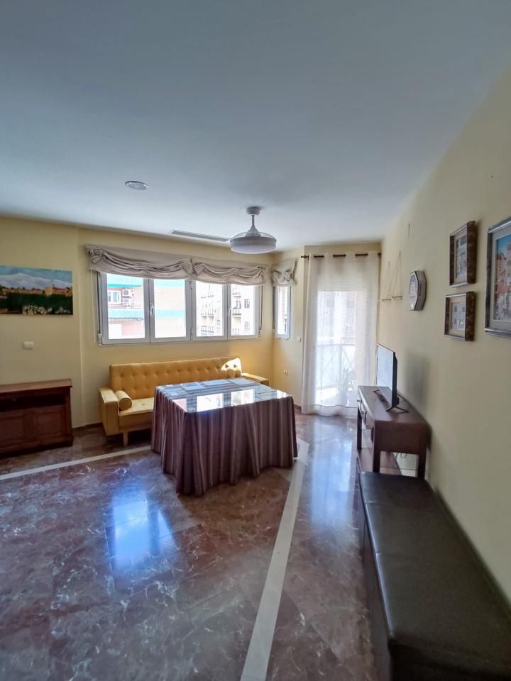 Sala d'estar de Pis en venda en  Granada Capital amb Aire condicionat i Balcó