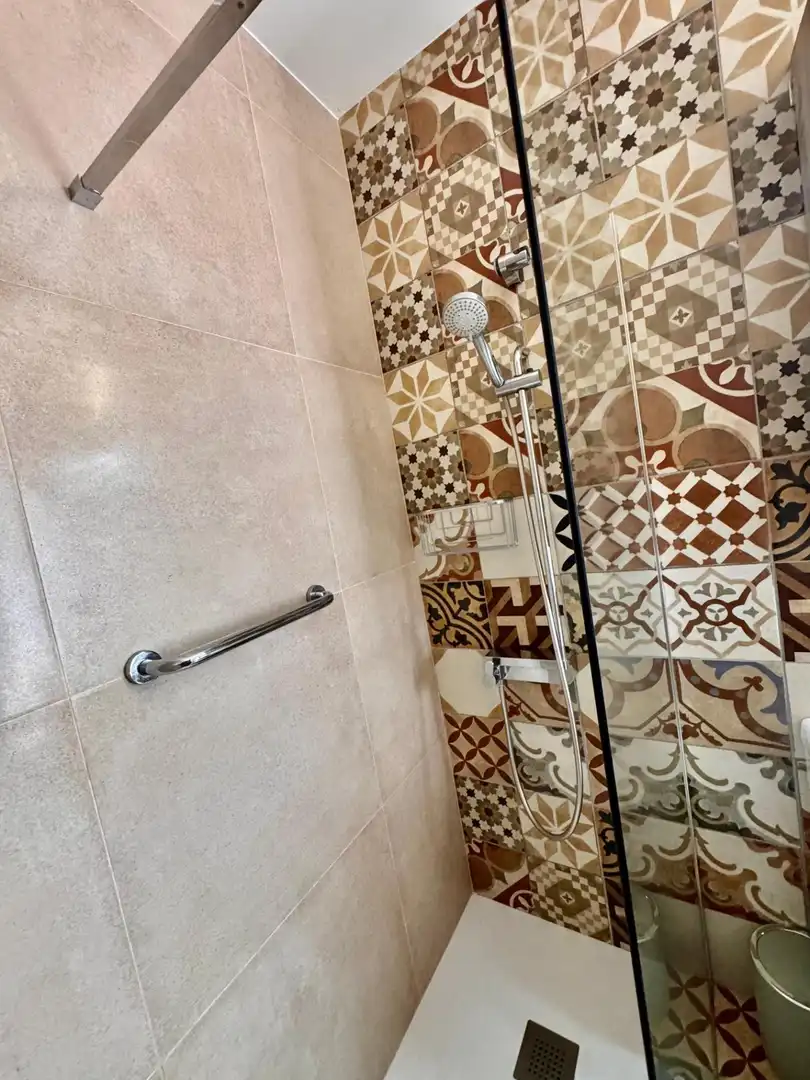 Baño de Piso en venta en Arona con Jardín privado, Terraza y Amueblado