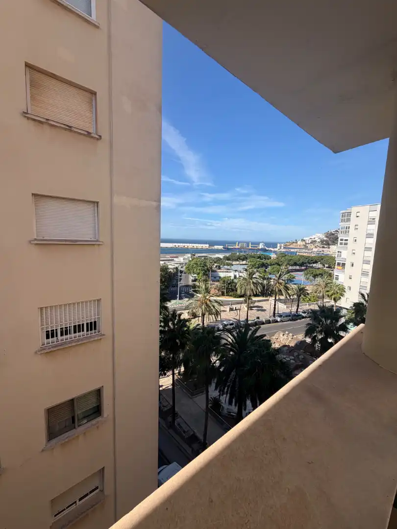 Vista exterior de Àtic en venda en Ceuta amb Aire condicionat, Terrassa i Traster