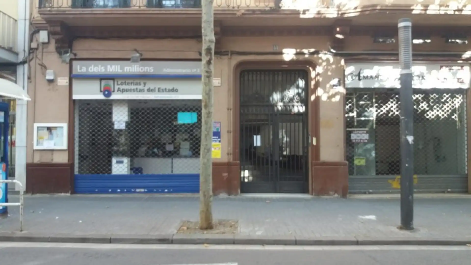 Exterior view of Premises for rent in Sabadell  with Parquet flooring and Terrace